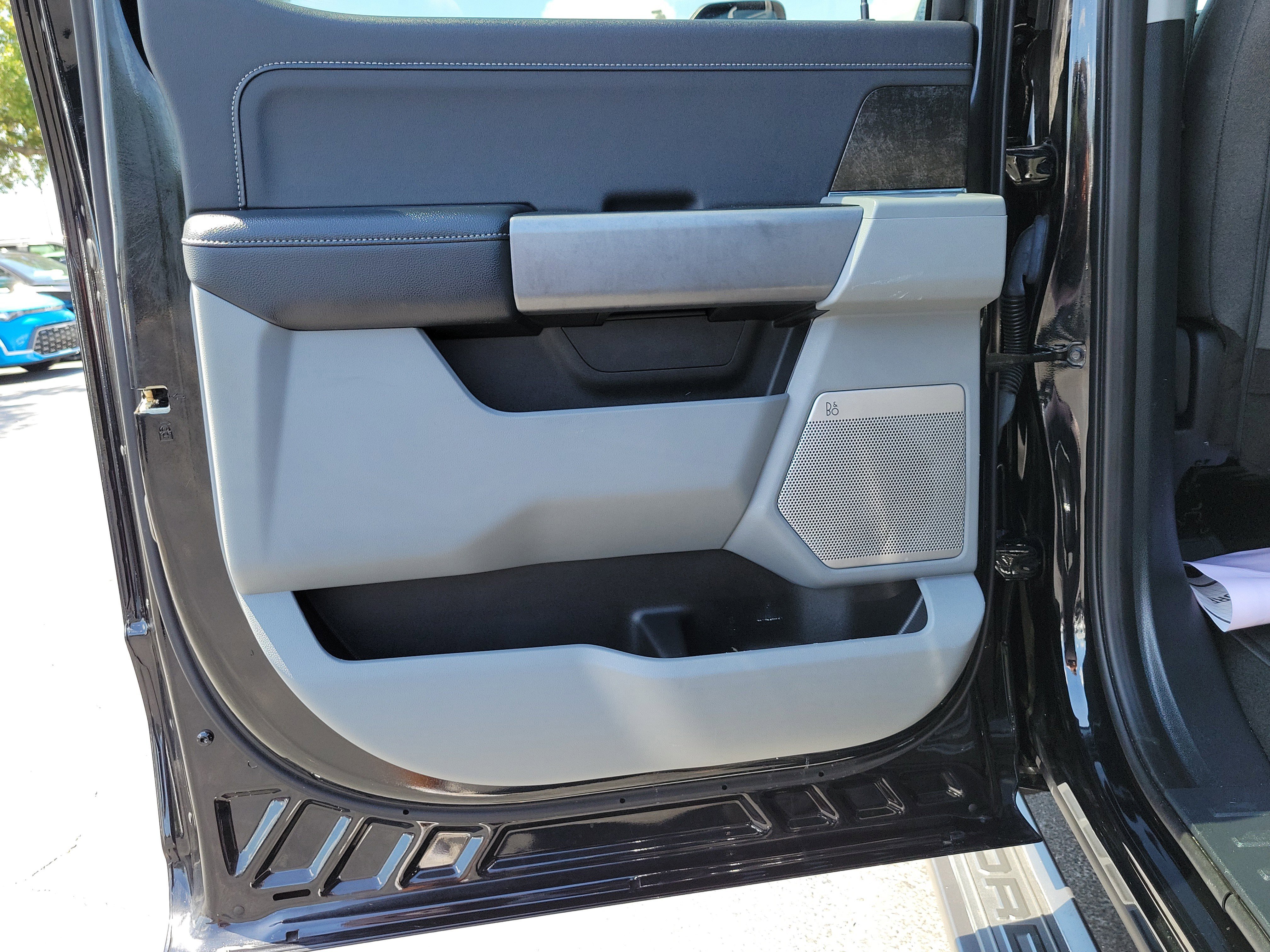 Certified 2023 Ford F250 XLT w/ Black Appearance Package AWD/4WD image 10