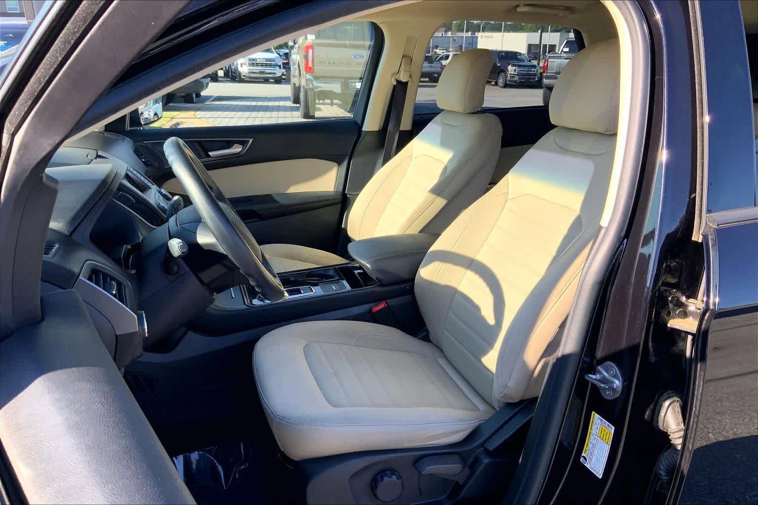 Certified 2019 Ford Edge SE FWD image 8