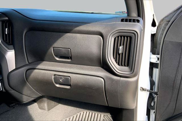 Used 2025 Chevrolet Silverado 1500 Custom w/ Turbomax Blackout Package AWD/4WD image 18