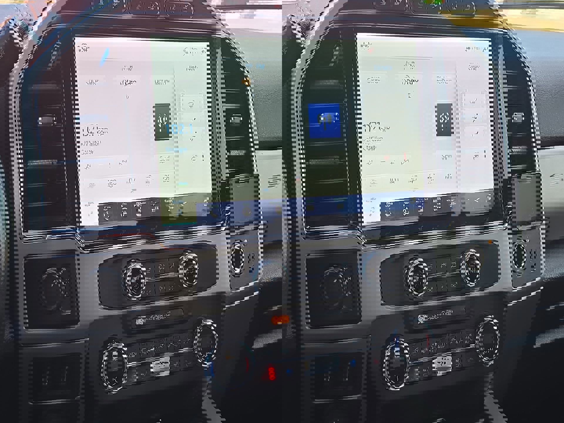 Certified 2022 Ford F350 Lariat w/ Lariat Ultimate Package image 16