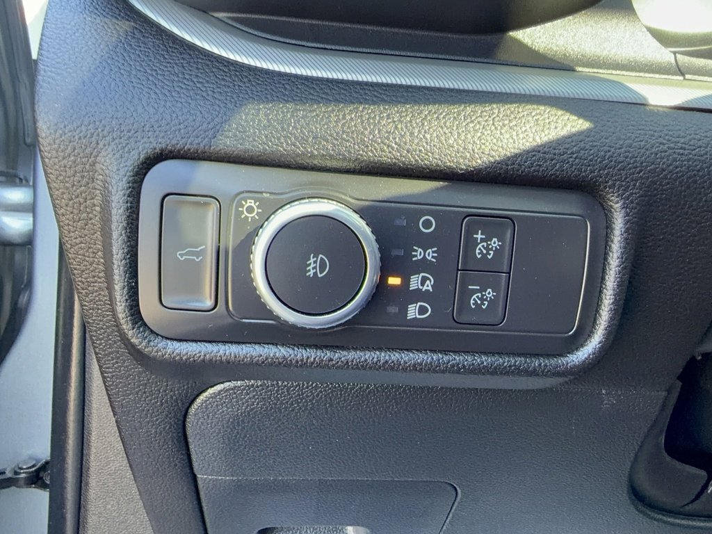 Certified 2022 Ford Explorer XLT w/ Equipment Group 202A image 28