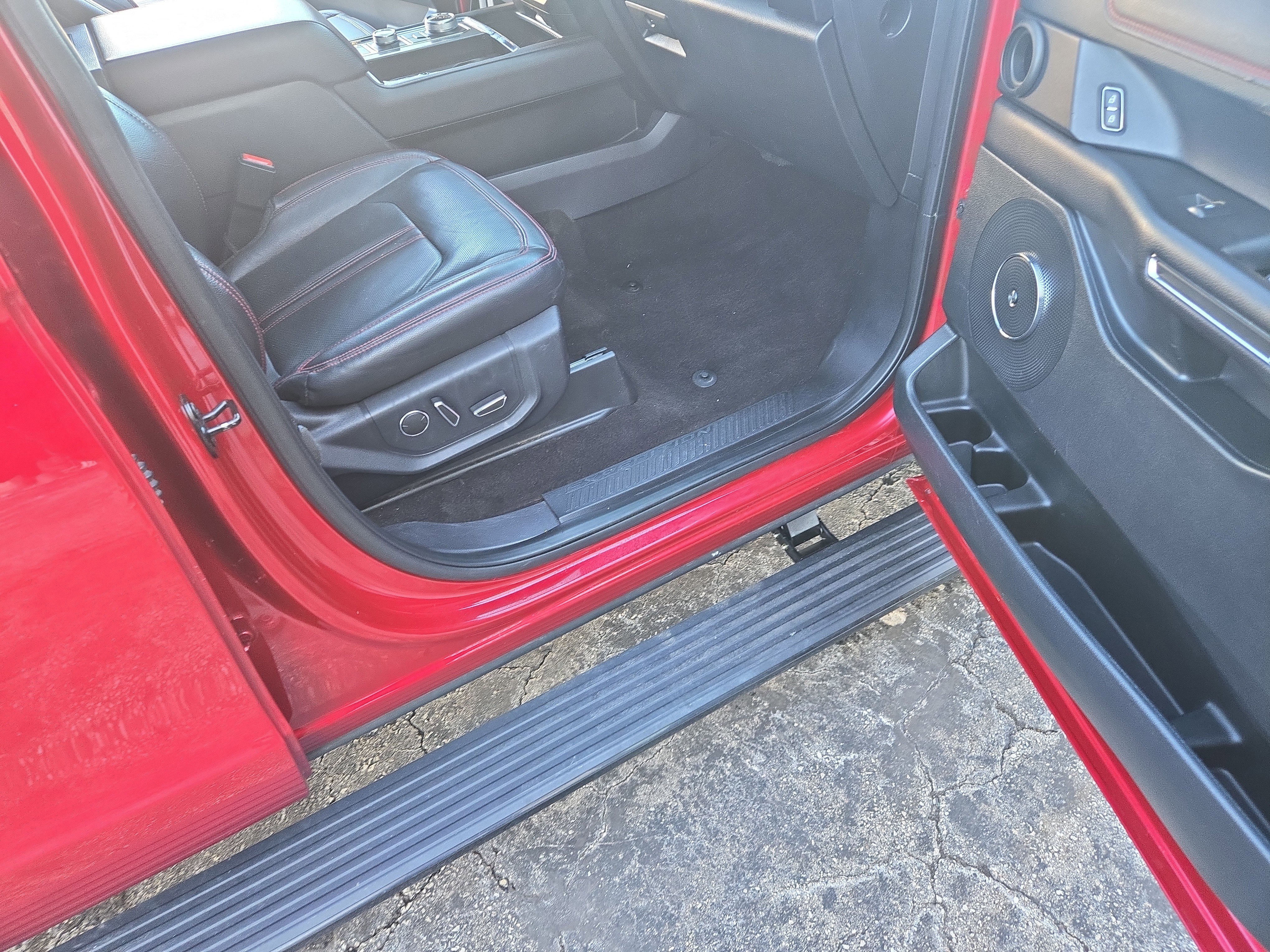 Certified 2020 Ford Expedition Max Limited w/ Equipment Group 303A image 29