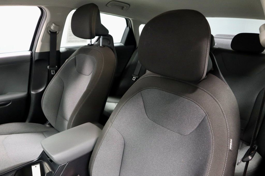 Used 2025 Kia K4 LXS image 25