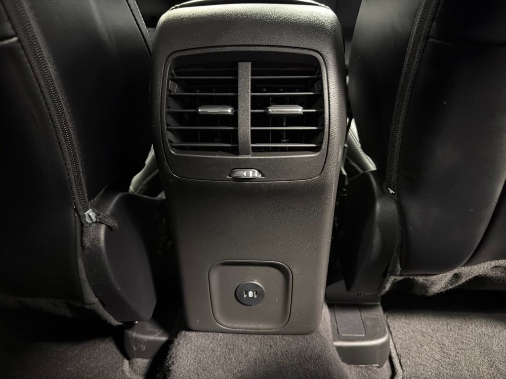 Certified 2024 Ford Escape Platinum AWD/4WD image 12