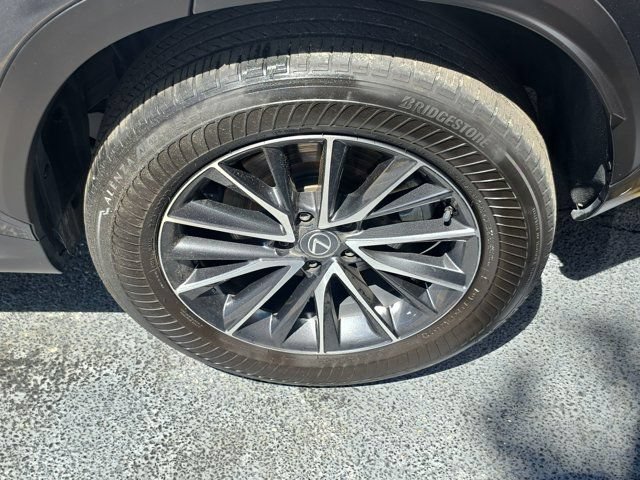 Used 2024 Lexus NX 250 FWD w/ Towing Package (2000 Lbs) image 5