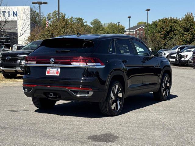 Used 2026 Volkswagen Atlas Cross Sport SE FWD image 4