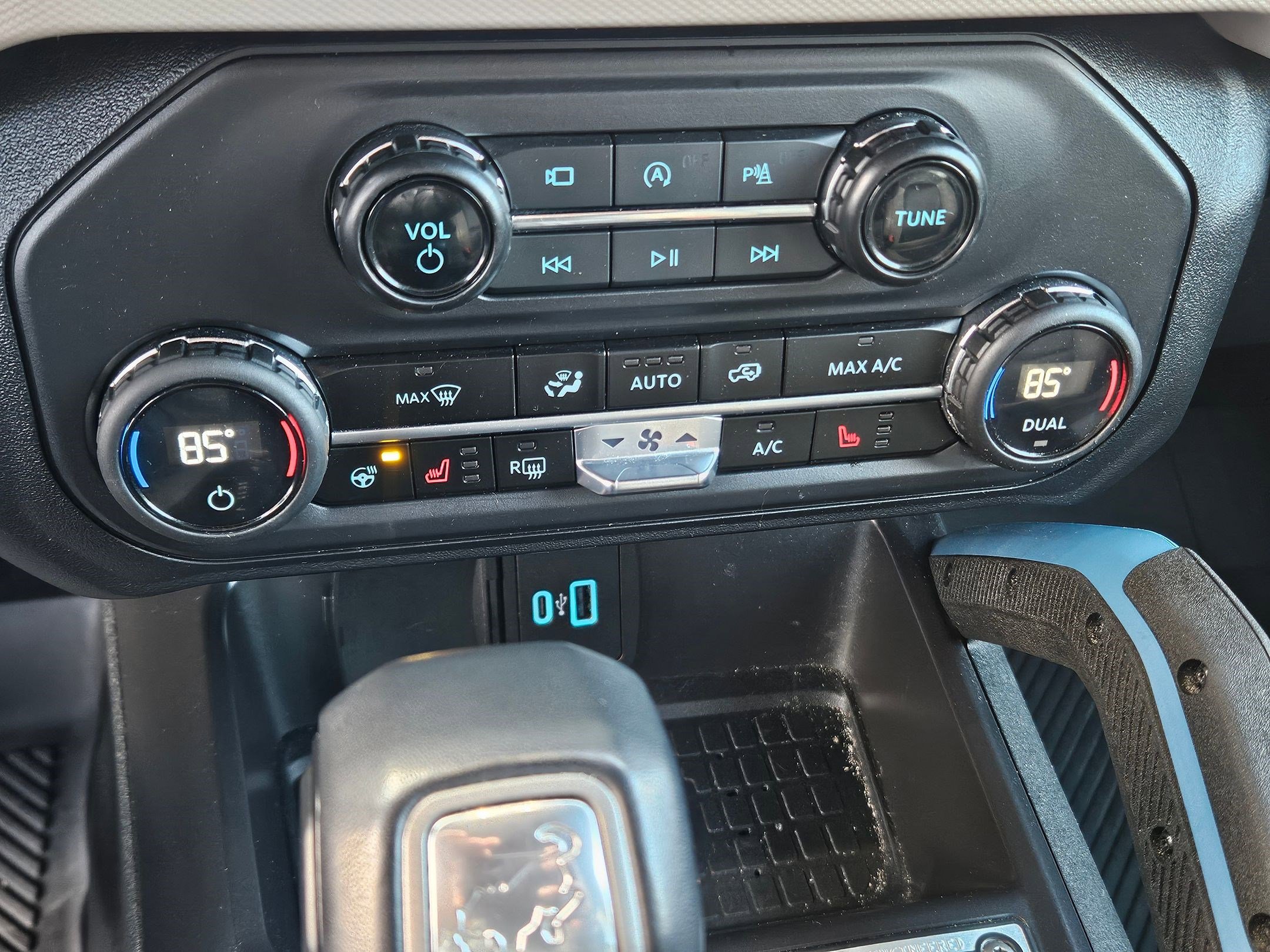 Certified 2024 Ford Bronco Wildtrak AWD/4WD image 29