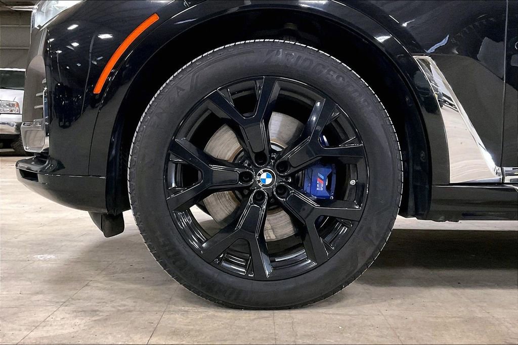 Used 2019 BMW X7 xDrive40i w/ Cold Weather Package image 11
