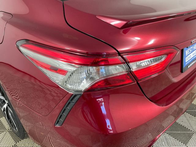Used 2018 Toyota Camry SE FWD image 17