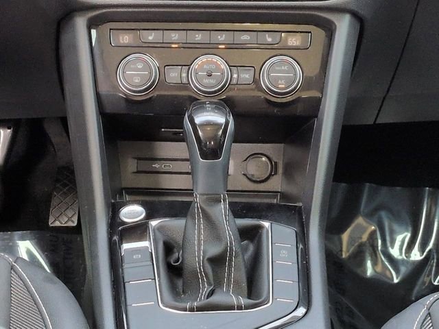 Used 2024 Volkswagen Taos SE w/ Panoramic Sunroof Package FWD image 19