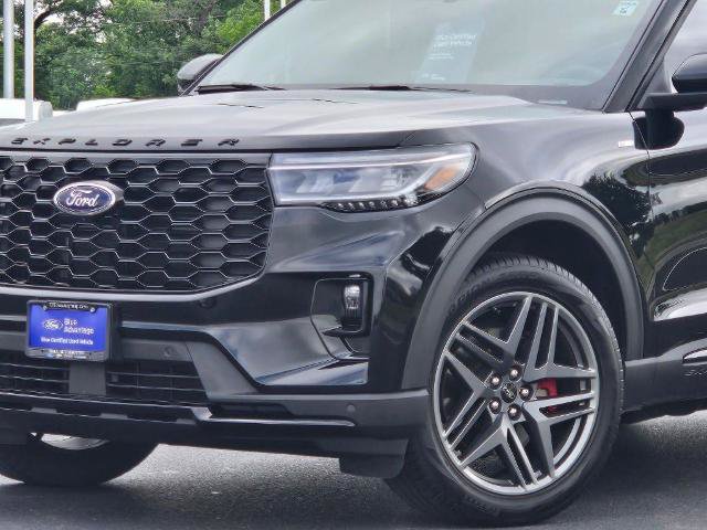 Certified 2025 Ford Explorer ST-Line w/ ST-Line Street Pack AWD/4WD image 2