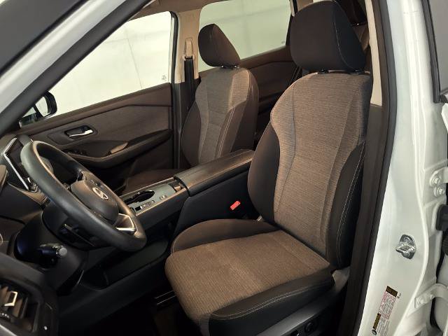 Used 2023 Nissan Rogue SV FWD image 17