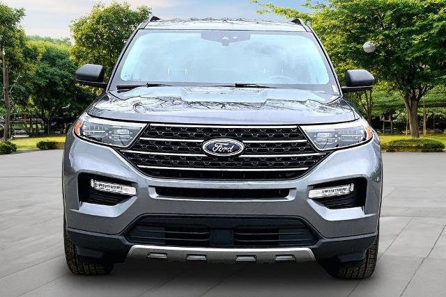 Certified 2023 Ford Explorer XLT w/ Equipment Group 202A AWD/4WD image 3