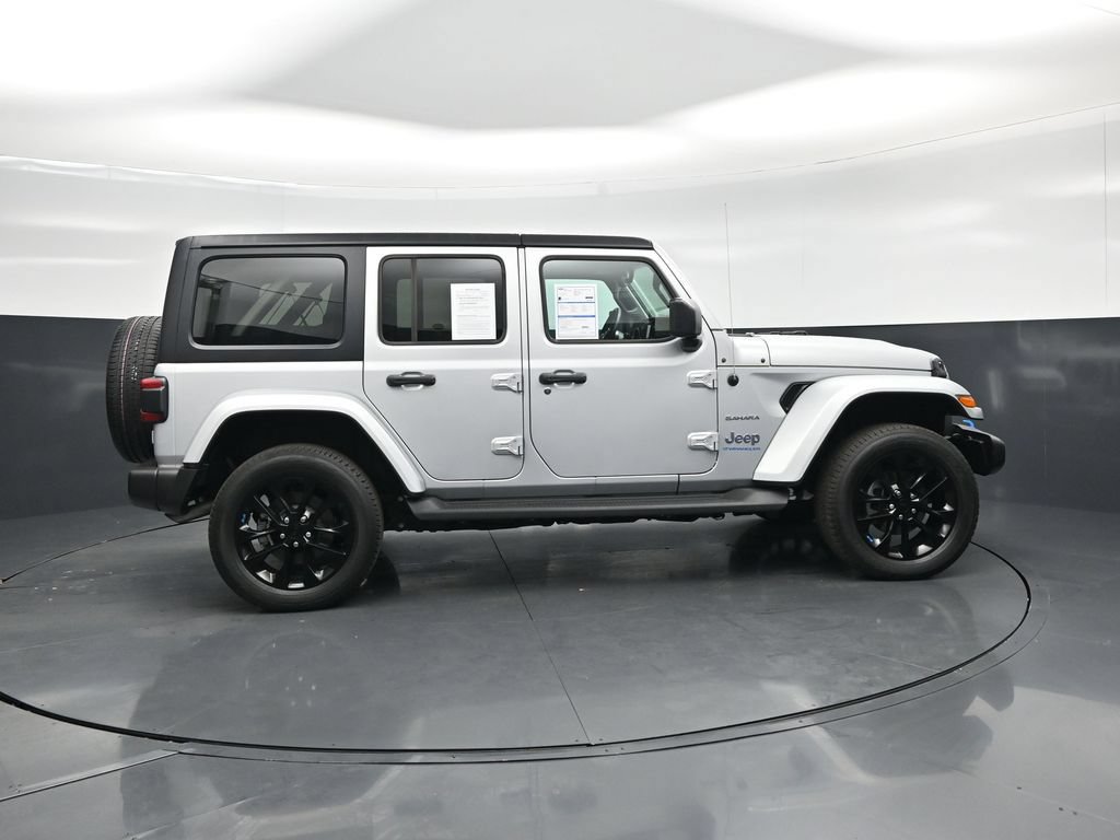 Used 2023 Jeep Wrangler Unlimited Sahara w/ Cold Weather Group AWD/4WD image 22