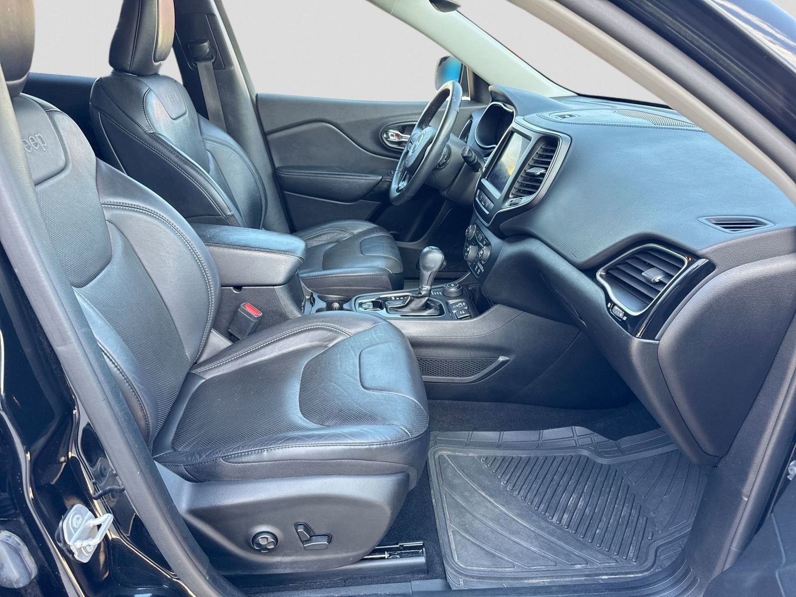 Used 2021 Jeep Cherokee Latitude Lux w/ Sun & Sound Group image 7