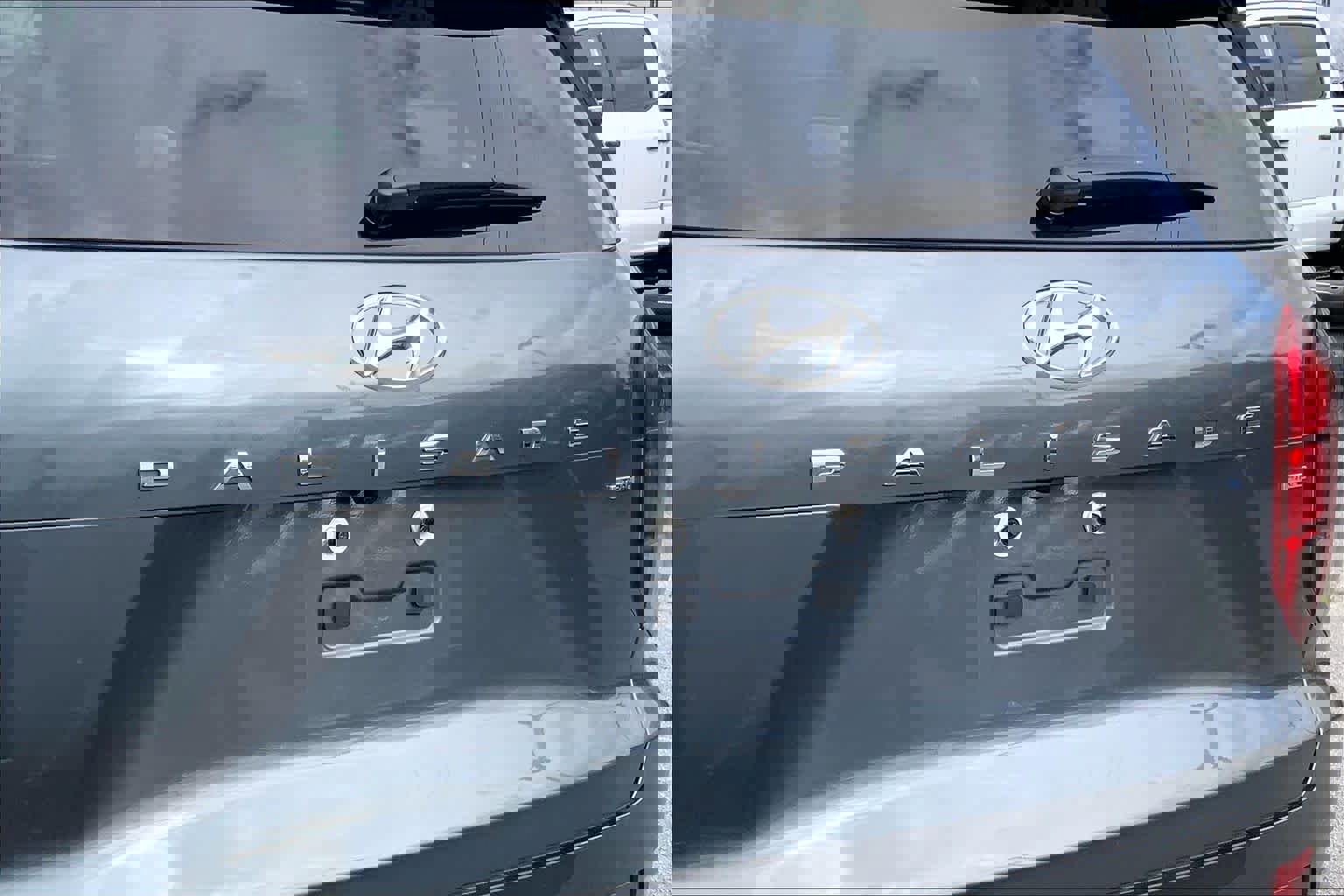 Used 2021 Hyundai Palisade Limited w/ Winter Package image 12