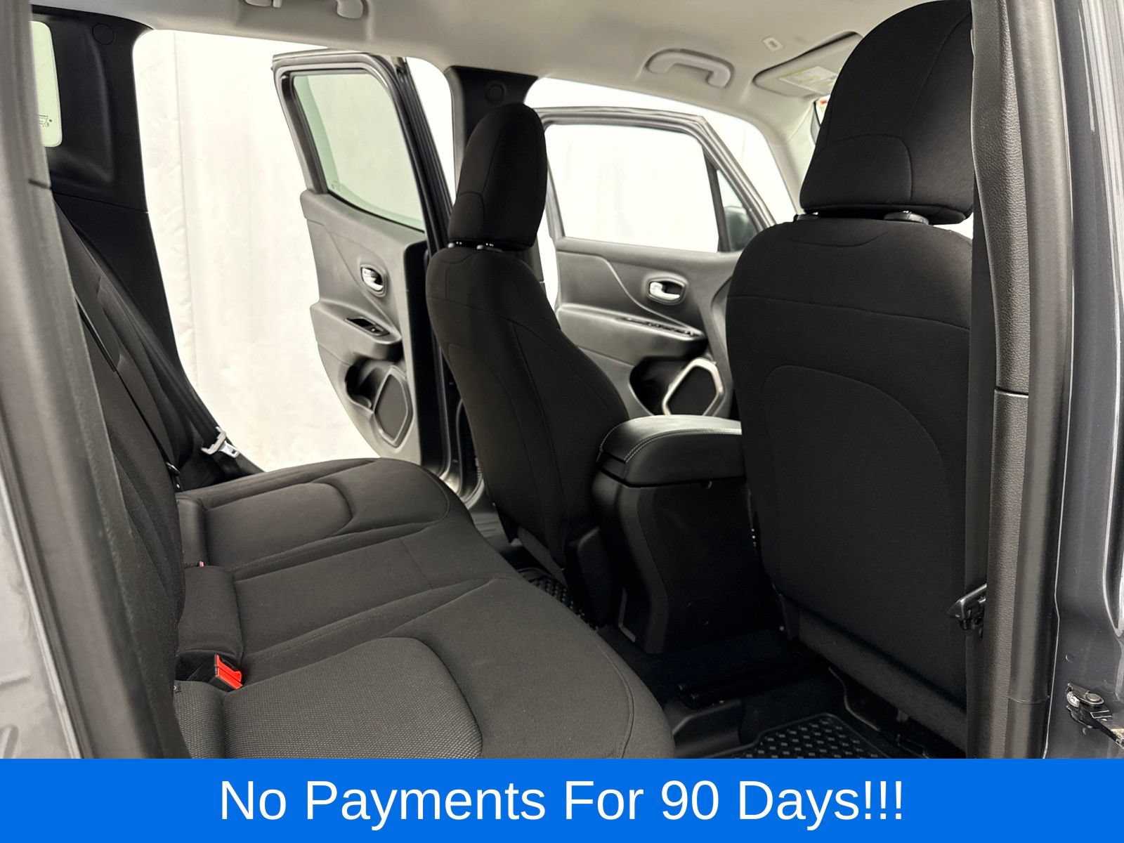 Used 2023 Jeep Renegade Latitude AWD/4WD image 31