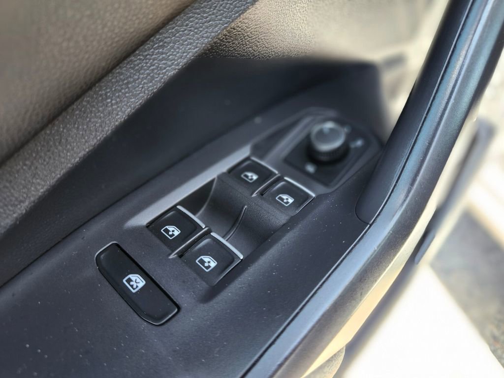 Used 2021 Volkswagen Jetta S w/ Driver Assistance Package FWD image 17