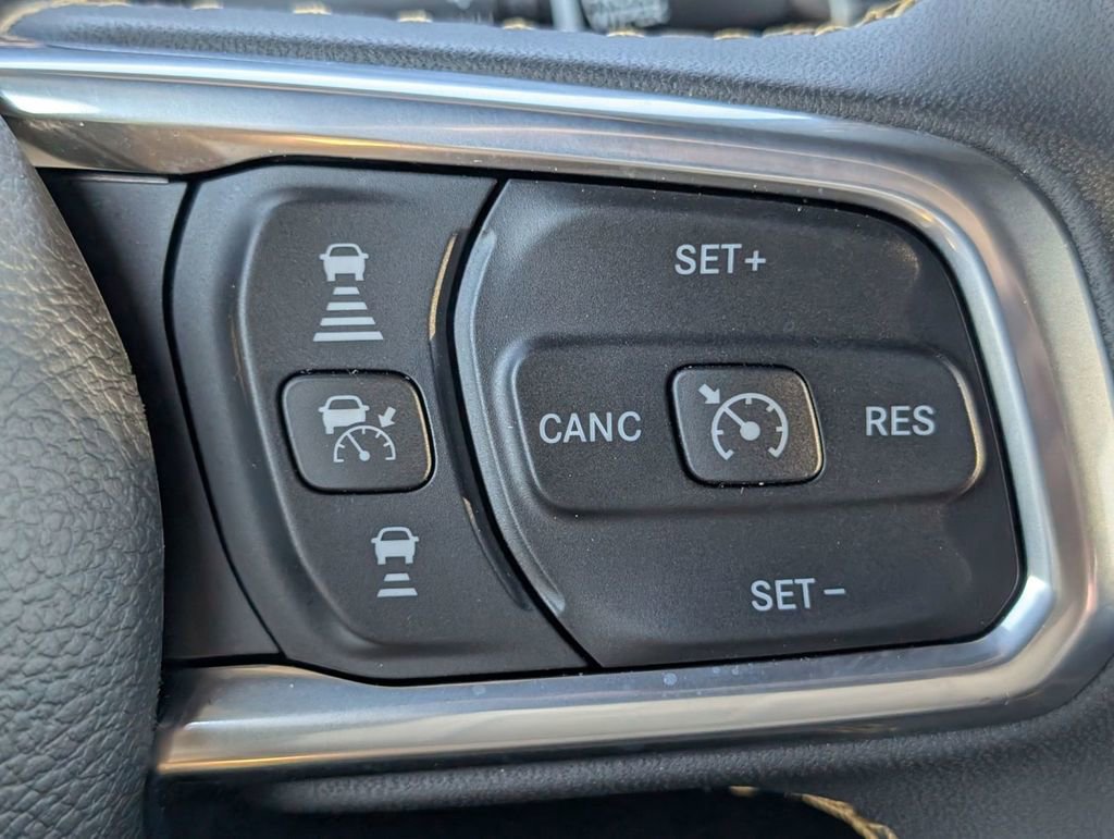 Used 2024 Jeep Wrangler Unlimited Sahara image 28