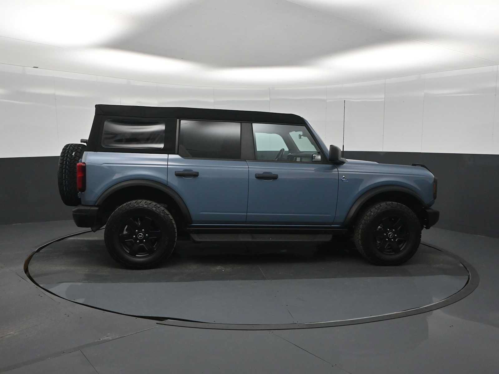 Certified 2024 Ford Bronco Black Diamond AWD/4WD image 9