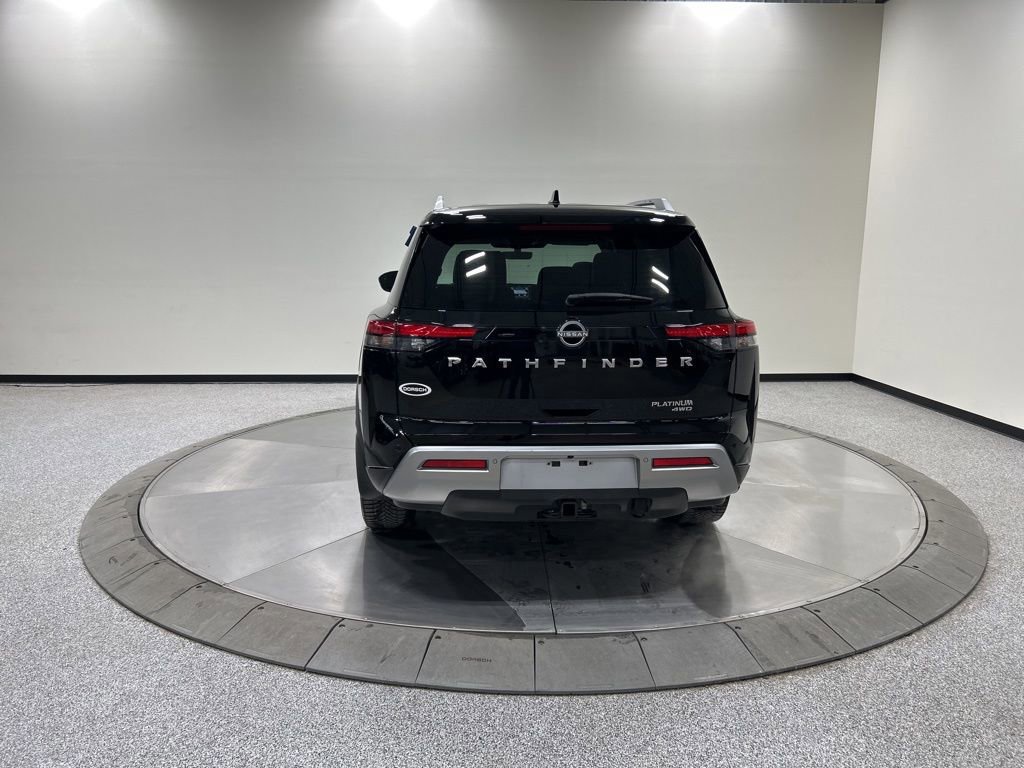 Used 2024 Nissan Pathfinder Platinum image 4