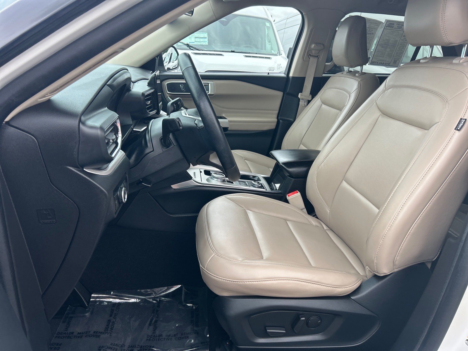 Certified 2023 Ford Explorer XLT w/ Equipment Group 202A AWD/4WD image 9