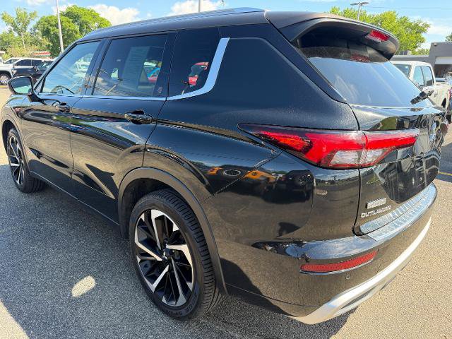 Used 2023 Mitsubishi Outlander AWD image 3