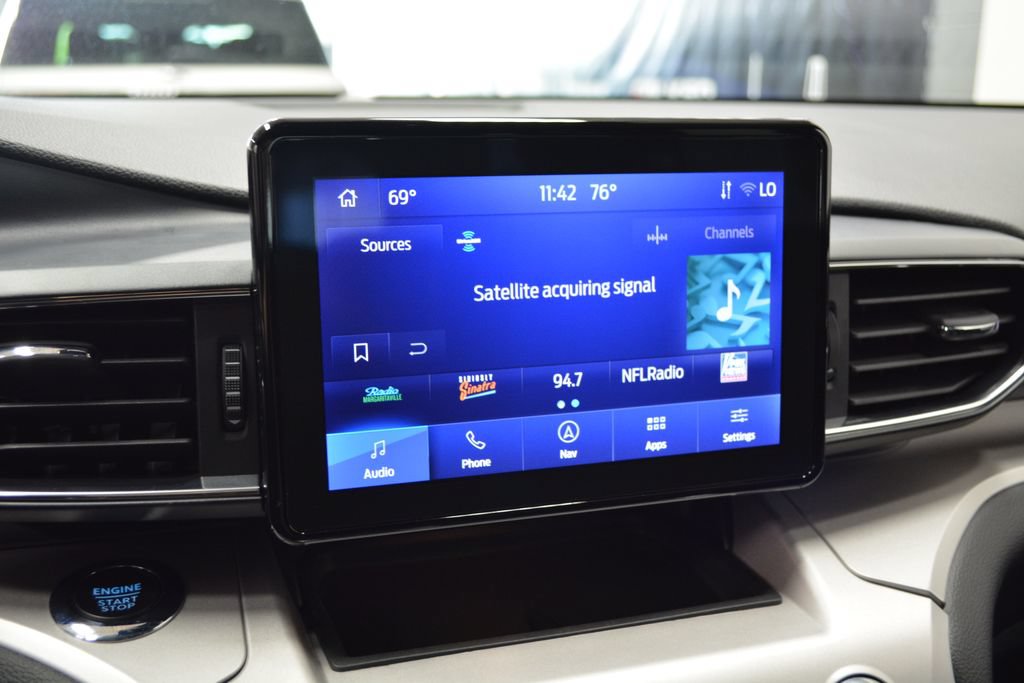 Certified 2024 Ford Explorer XLT w/ Equipment Group 202A AWD/4WD image 12