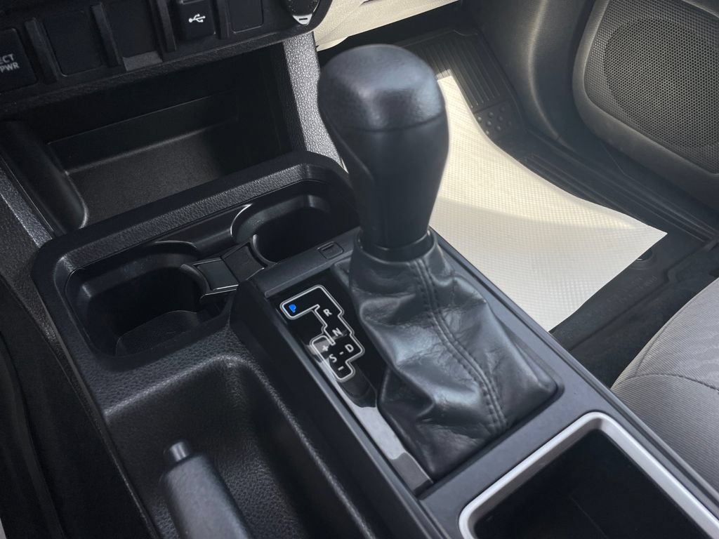 Used 2022 Toyota Tacoma SR AWD/4WD image 36