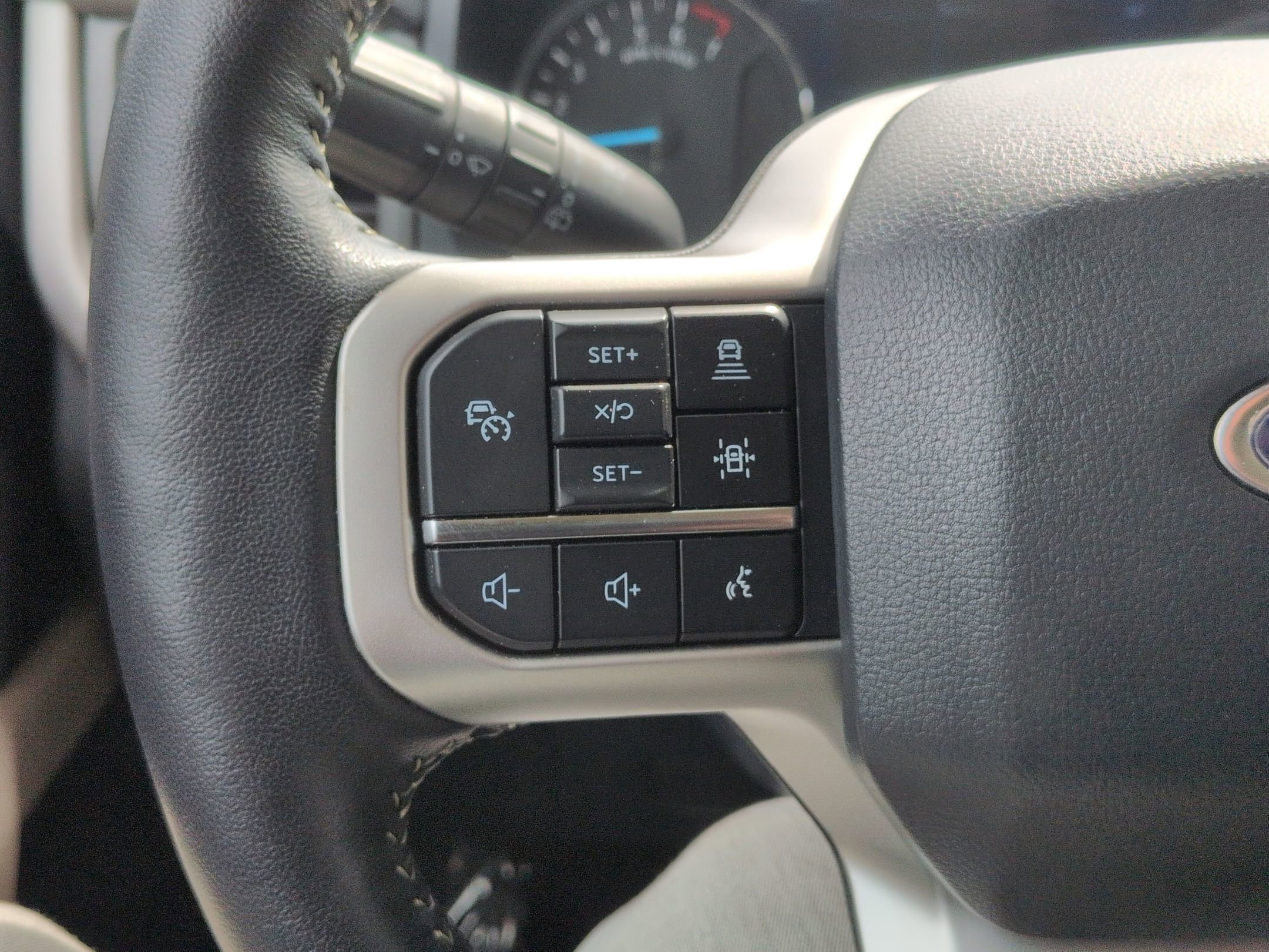 Certified 2023 Ford Expedition XLT RWD image 18