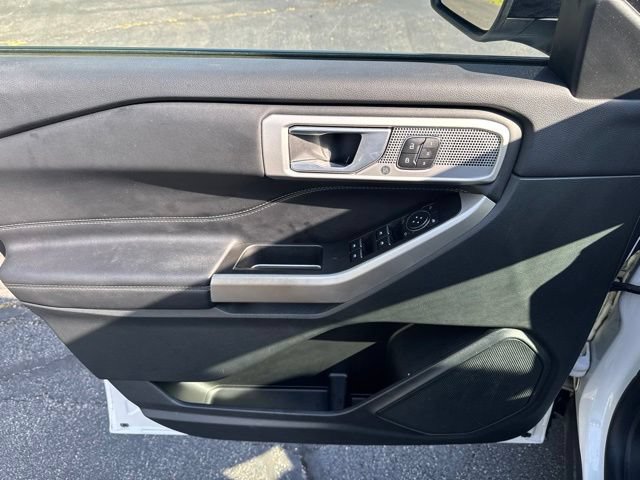 Certified 2023 Ford Explorer Limited w/ Equipment Group 301A AWD/4WD image 9