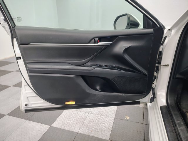 Used 2018 Toyota Camry XSE FWD image 9