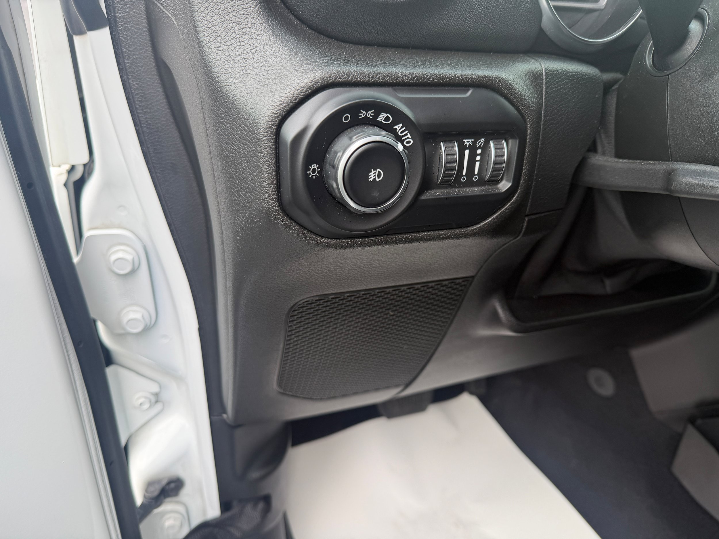 Used 2021 Jeep Wrangler Unlimited Sahara AWD/4WD image 17