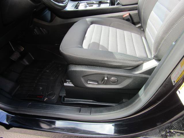 Certified 2019 Ford Edge SE w/ SE Fleet Driver's Package image 14