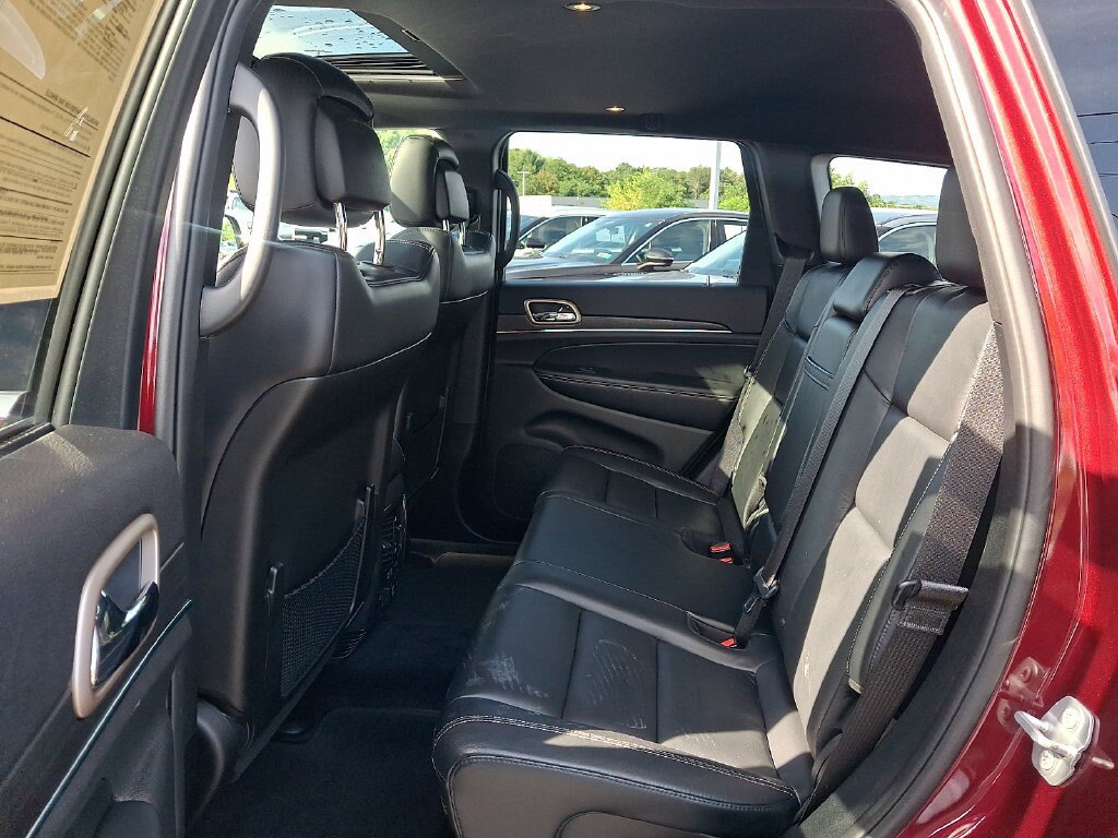 Used 2017 Jeep Grand Cherokee Limited AWD/4WD image 10