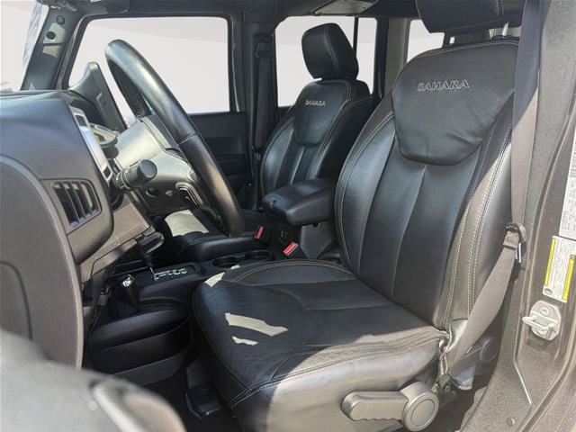 Used 2017 Jeep Wrangler Unlimited Sahara w/ Max Tow Package AWD/4WD image 9