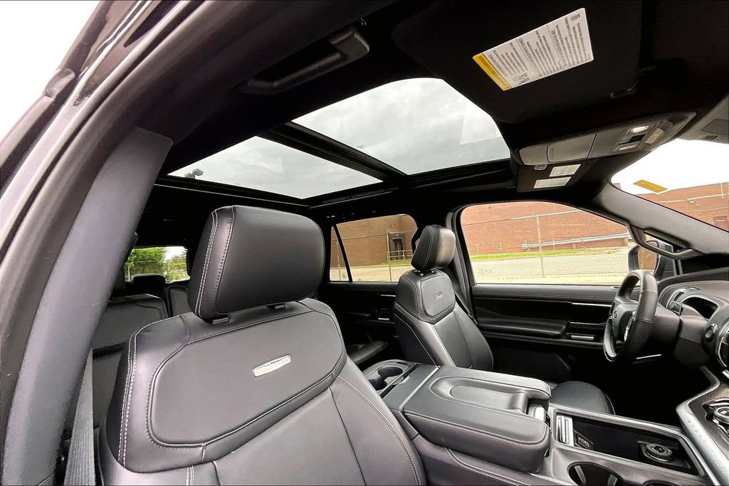 Certified 2025 Ford Expedition Platinum w/ Stealth Appearance Package AWD/4WD image 21