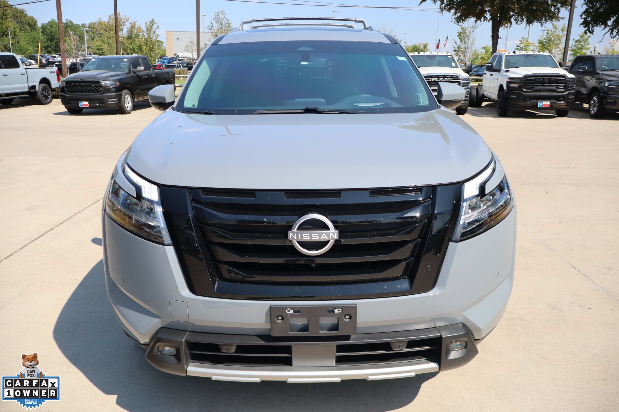 Used 2024 Nissan Pathfinder Platinum w/ Lighting Package (N92) AWD/4WD image 9