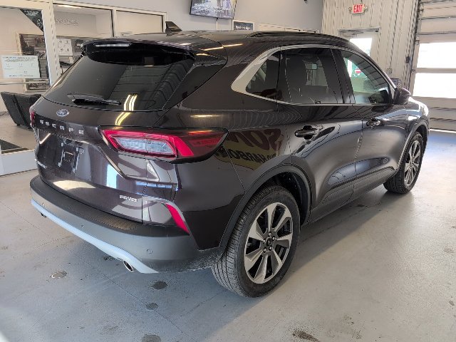 Certified 2023 Ford Escape Platinum AWD/4WD image 5