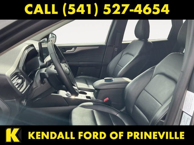 Certified 2025 Ford Escape Platinum AWD/4WD image 11