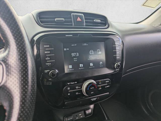 Used 2018 Kia Soul ! FWD image 12