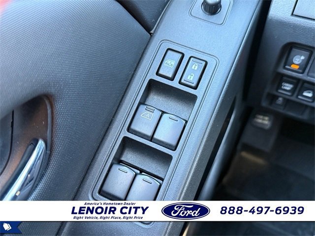 Used 2023 Nissan Frontier SV w/ Midnight Edition Package image 18