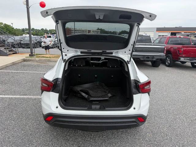 Used 2025 Chevrolet Trax LS w/ LS Convenience Package FWD image 9