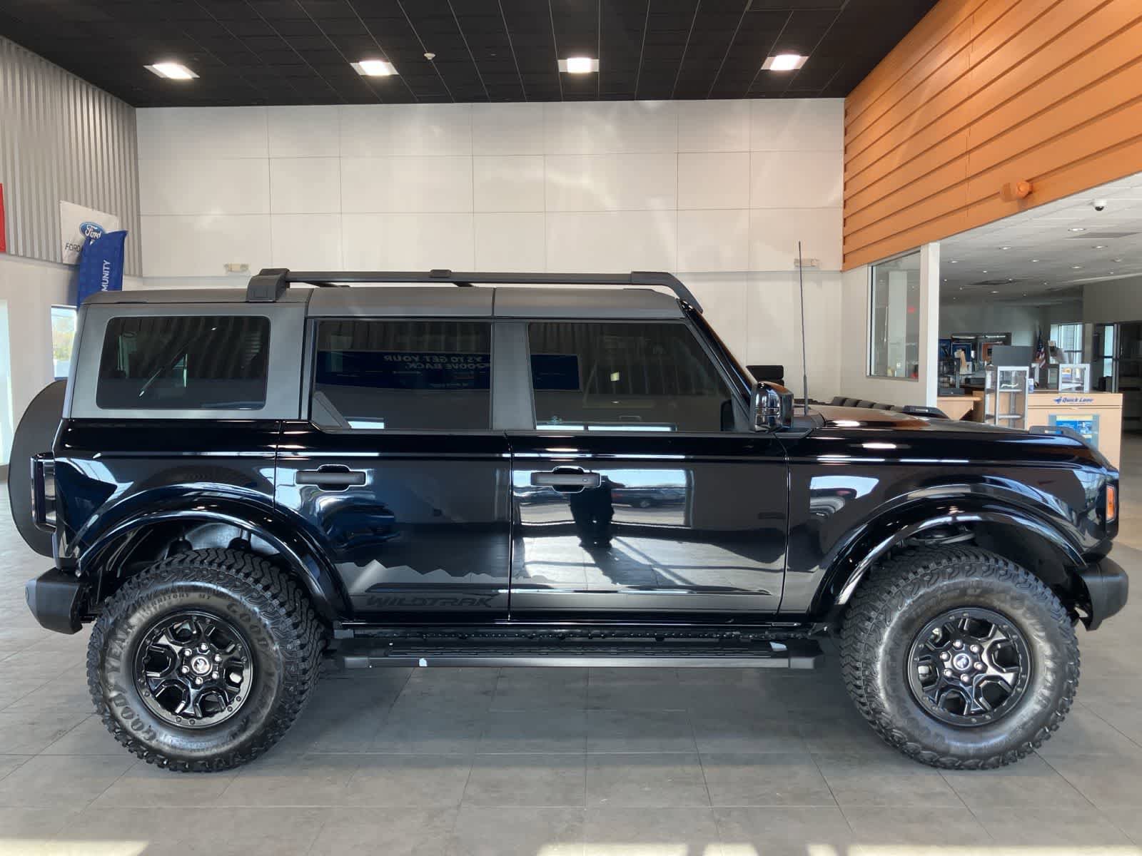Certified 2023 Ford Bronco Wildtrak AWD/4WD image 4