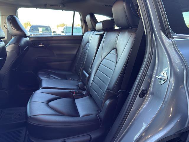 Used 2022 Toyota Highlander XLE image 22