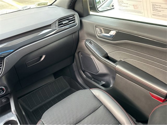 Certified 2024 Ford Escape ST-Line w/ Cold Weather Package image 16