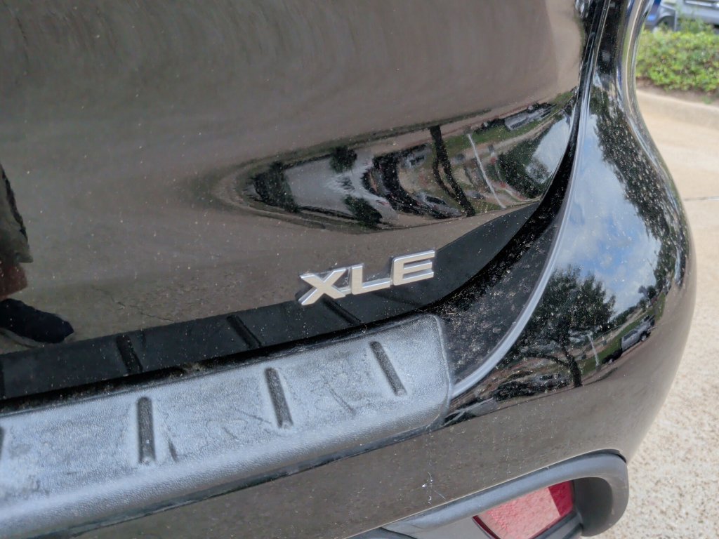 Used 2022 Toyota Highlander XLE FWD image 32