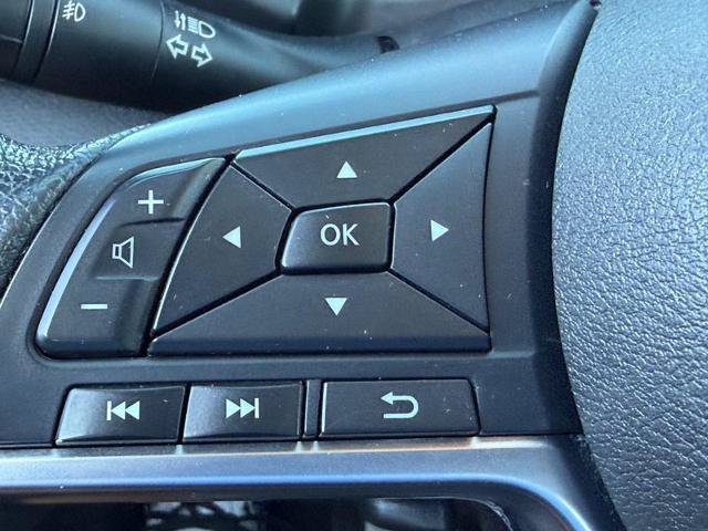 Used 2024 Nissan Kicks SR FWD image 19