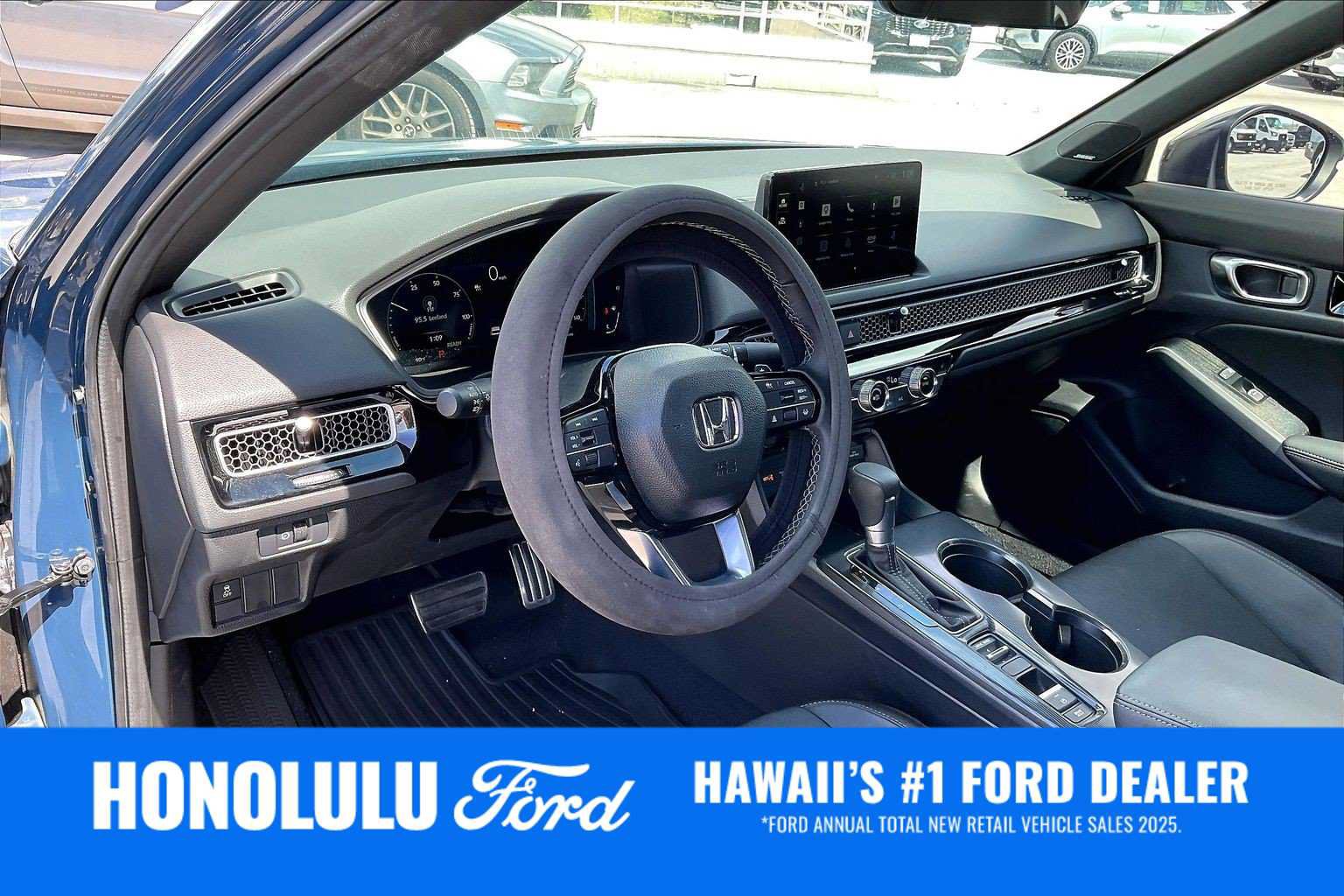 Used 2025 Honda Civic Sport Touring image 2