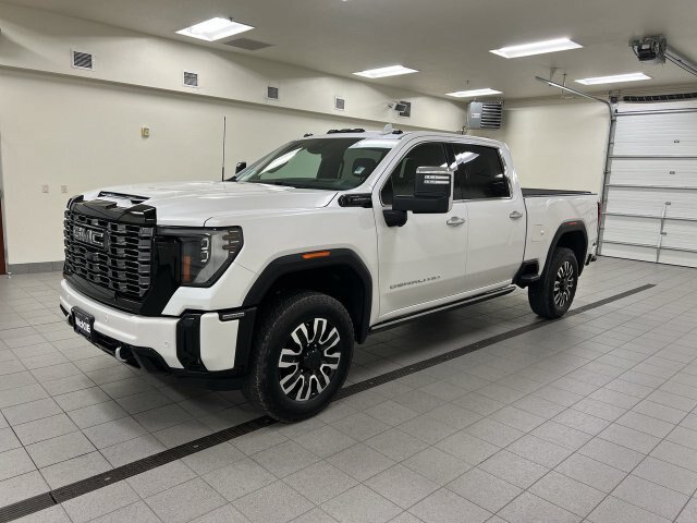 Used 2025 GMC Sierra 2500 Denali Ultimate AWD/4WD image 4